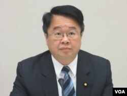 台湾执政党民进党立委吴秉叡(美国之音张永泰拍摄)