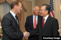 麦策尔(Jamie Metzl）左一 (Asia Society Photo)