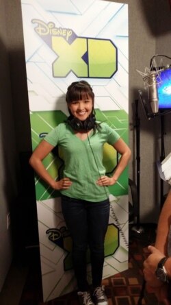 Tania Gunadi saat berada di studio Disney untuk mengisi suara serial televisi animasi (dok: Tania Gunadi)