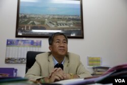 រូប​ឯកសារ៖ លោក វ៉ាត់ ចំរើន អគ្គលេខាធិការ​នៃ​គណៈកម្មាការជាតិ​អូឡាំពិក​កម្ពុជា​ ផ្តល់​បទ​សម្ភាស​ដល់​អ្នកសារព័ត៌មាន​ VOA កាល​ពី​ឆ្នាំ​២០១៧។