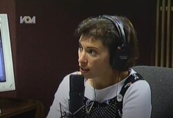 Barbara Klajn vodi program "News Now" za vreme terorističkih napada na Njujork 11. septembra 2001.
