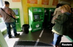 Trạm ATM của ngân hàng Sberbank ở St. Petersburg, Nga, 16/9/2014.