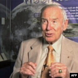 Džim Lovel, komandant posade Apola 13