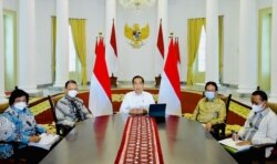 Presiden Jokowi, berserta menteri terkait menegaskan pencabutan izin usaha di berbagai sektor merupakan upaya untuk memperbaiki tata kelola sehingga SDA bisa dimaksimalkan untuk kesejahteraan rakyat. (Biro Setpres)