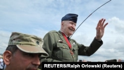 To je bila prva velika operacija vazdušne podrške jednom gradu nasuprot blokadi Sovjetskog Saveza: Gejl Halvorsen