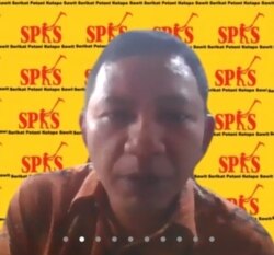 Mansuetus Darto, perwakilan dari SPKS (dok. VOA/Yudha)