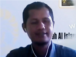 Sudirman, aktivis Yayasan Penyintas Indonesia dalam tangkapan layar. (Foto: VOA/Nurhadi)