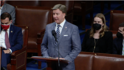 众议院军事委员会共和党首席议员罗杰斯(Mike Rogers, R-AL)在辩论中发言（国会现场视频截图2021年9月21日）