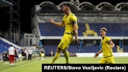 Zna se da su ti navijači produžena ruka vlasti: Dejan Savićević; Kosovski fudbaleri proslavljaju gol u Podgorici