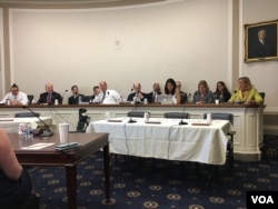 美国众议院外交事务委员会亚太小组委员会审议表决《台湾旅游法》等法案 (美国之音钟辰芳拍摄)