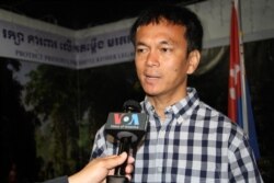 FILE - Sek Kosol, president of IKARE, talked to VOA at Khmer Legacy Museum in Saint Paul, Minnesota, on May 27, 2019.