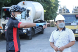 Ganjar Pranowo (kiri) meminta PLN menjamin pasokan listrik ke industri oksigen. (Foto: Courtesy/Humas Pemda Jateng)