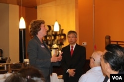 共和党候选人与维州华裔选民见面 (美国之音杨晨 拍摄)