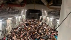 Avganistanci u američkom vojnom avionu