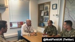 Ambasador Field sastaje sa pripadnicima EUFOR-a.