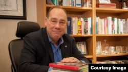 브루스 벡톨 미국 앤젤로주립대 교수