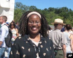 参观民众桑德拉