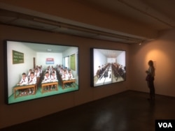 朝鲜加强在俄罗斯宣传，2017年7月份在莫斯科举办朝鲜图片展览。(美国之音白桦拍摄)