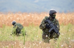 Padobranci Vojske Srbije tokom zajedničke vežbe sa padobrancima Vojske SAD, u Nišu, 16. septembra 2021. (Foto: Ministarstvo odbrane Srbije)