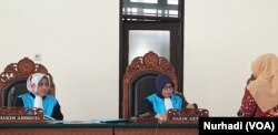 Suasana sidang Ngadiyono melawan KPU di PTUN Yogyakarta. (Foto:VOA/Nurhadi)