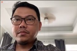 Ketua Pelaksana Harian Mitigasi Pengurus Besar Ikatan Dokter Indonesia (IDI) Mahesa Paranadipa Maikel dalam tangkapan layar. (Foto: VOA/Sasmito)