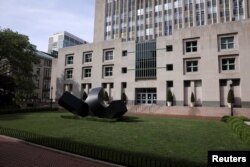 Situasi Universitas Columbia saat COVID-19, Manhattan, New York, AS, 27 Mei 2020. (Foto: REUTERS/Caitlin Ochs)