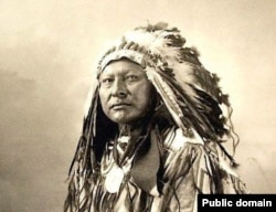 Undated studio portrait of Si Tanka, "Spotted Elk," whom the U.S. Army dubbed "Big Foot" for the oversized shoes he wore.