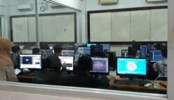 Suasana belajar mahasiswa di salah satu kelas di Kampus Institut Teknologi dan Bisnis ASIA, Malang