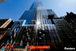 纽约市西57街上正在建筑的豪华公寓摩天大楼（2014年4月24日）