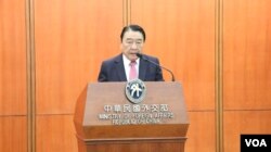 马尼拉经济文化办事处（MECO）理事长培瑞茲(美国之音李逸华拍摄)