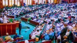 Lokacin da Buhari yake gabatar da kasafin kudin 2022 a gaban majalisar dokoki ((Facebook/Femi Adesina))