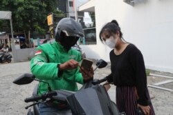 Belanja online, bayar COD (Cash on delivery). (Foto: ilustrasi).