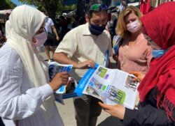 Kandidat pemilihan lokal Prancis Sara Zemmahi, mengenakan jilbab. (Foto: Reuters)