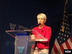 美国戴维森学院东亚政治学教授任雪丽 (美国之音钟辰芳拍摄)