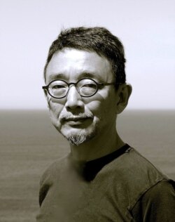 京都艺术大学艺术研究院教授小崎哲哉( Tetsuya Ozaki )（照片提供: 小崎哲哉）