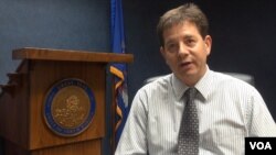 North Dakota Governor Jim Dalrymple’s spokesman Jeff Zent discusses the Dakota Access Pipeline project, in Bismarck, North Dakota, Dec. 6, 2016. (G. Flakus/VOA)