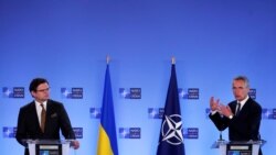 Generalni sekretar NATO Jens Stoltenberg na konferenciji za novinare sa ukrajinskim šefom diplomatije Dmitrom Kulebom