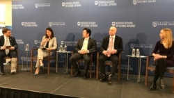 美国圣母大学基欧全球事务学院举办2020台湾选举结果对美国政策影响座谈会，左1为马佳世，左4为金恩（美国之音锺辰芳拍摄）