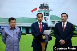 Presiden Joko Widodo di Halim Perdanakusuma Jakarta, Kamis 14 Desember 2017 memberi keterangan seputar hasil KTT Luar Biasa OKI. (Foto: Biro Pers Istana)