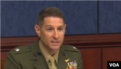 海军陆战队中校戴维·博克是一名F-35B飞行员 （美国之音黎堡2016年11月7日拍摄）