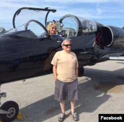 Dejvid Vujić sa suprugom