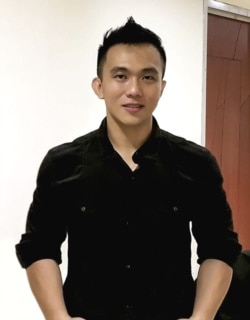 Pada usia 23 tahun, dia mendatangi pengadilan untuk mengubah namanya menrjadi Ivan Chen Sui Liang (Courtesy: Ivan Chen Sui Liang)