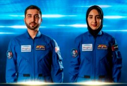 Mohammed al-Mulla (kiri) dan Nora al-Matrooshi, dua astronaut Uni Emirat Arab.