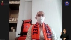 Salah satu Jemaah umrah Nana Sujana Gaid dalam telekonferensi pers Rabu (11/11) menyebut pelaksanaan ibadah umrah di masa pandemi dilakukan dengan protokol kesehatan yang ketat (Foto: VOA)