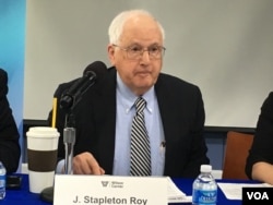 前美国驻中国大使芮效俭(美国之音钟辰芳拍摄)