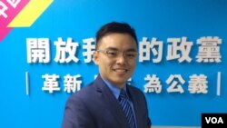 中国国民党中央文传会副主委洪孟楷 (美国之音申华拍摄）