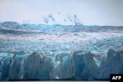 ARHIVA - Sivi glečer u Nacionalnom parku Tores del Paine, u Magalanesu, u Čileu, 29. novembra 2017. (Foto: AFP/Joel Estay)
