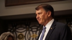 美国参议院军委会成员朗兹(Senator Rounds)（美国之音黎堡2020年3月5日摄）