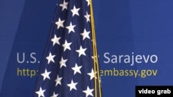 Zastava SAD u americkoj ambasadi u Sarajevu