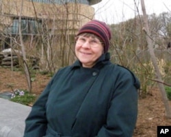 祖博里卡斯女士和美国印第安部族一起生活过